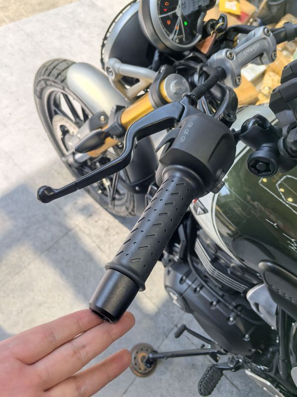 二手凯旋Scrambler 400 X