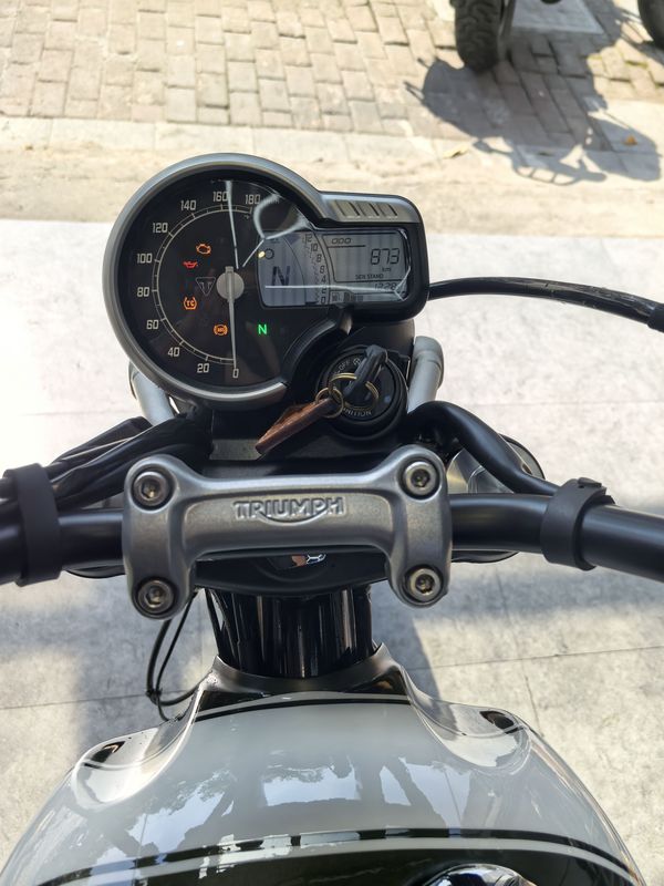 二手凯旋Scrambler 400 X