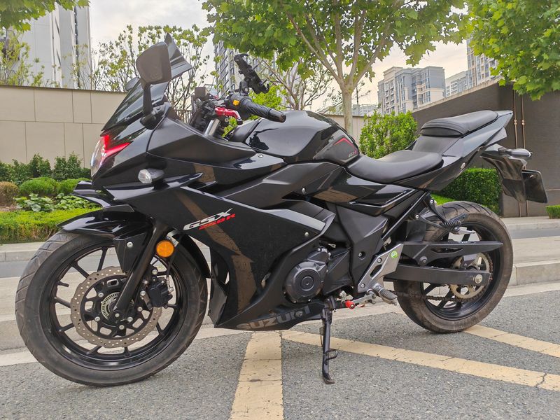 二手豪爵铃木GSX250R