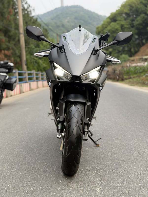 二手本田CBR400R