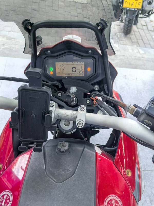 二手贝纳利金鹏 TRK251