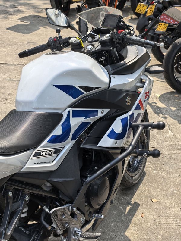 二手豪爵铃木GSX250R