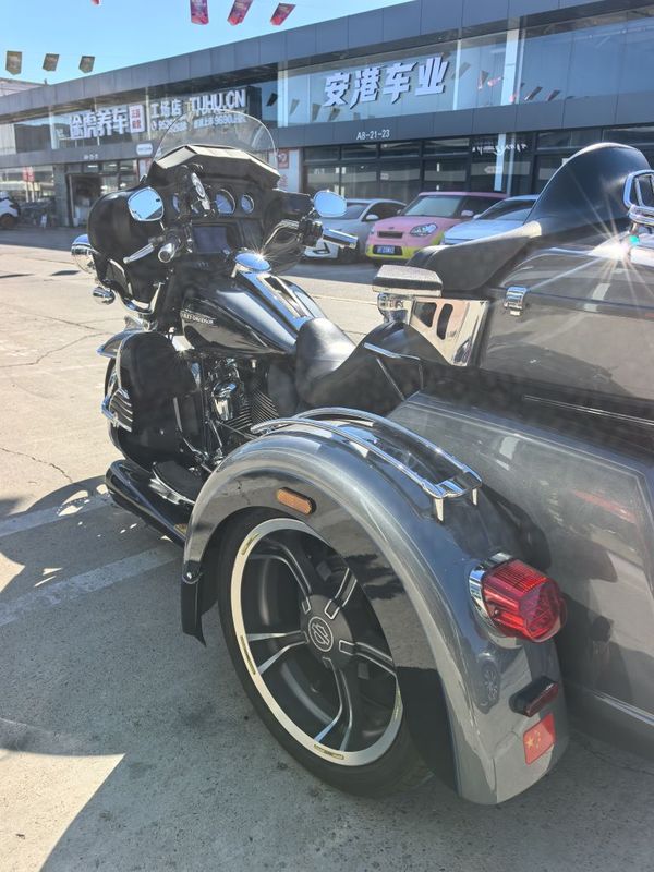 二手哈雷戴维森Tri Glide