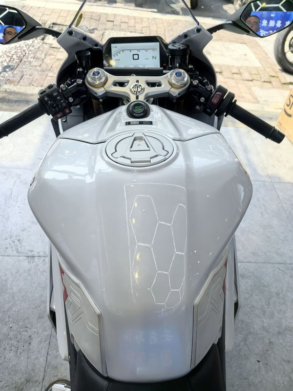 二手张雪机车820RR