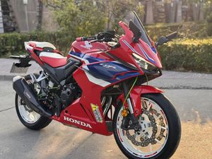 二手本田CBR400R