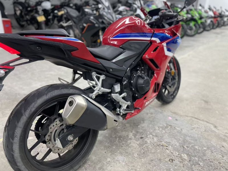 二手本田CBR400R