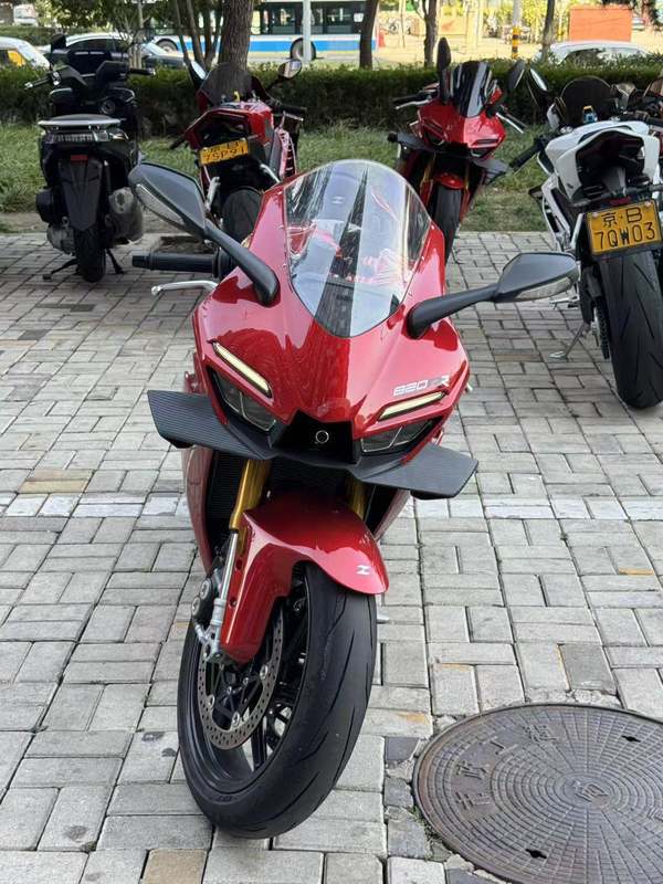 二手张雪机车820RR
