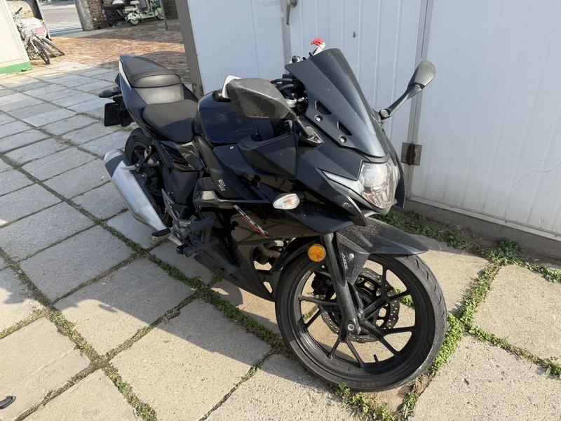 二手豪爵铃木GSX250R