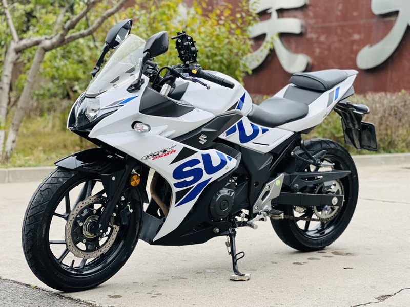 二手豪爵铃木GSX250R