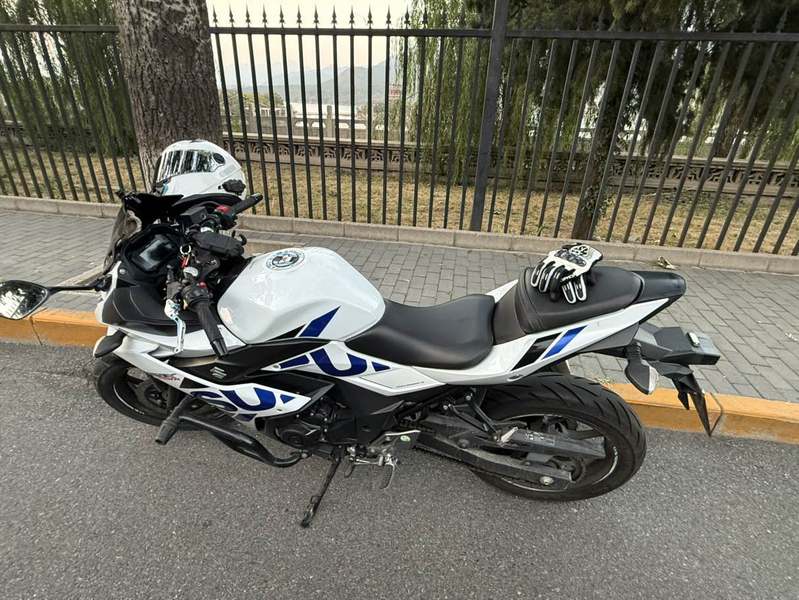 二手豪爵铃木GSX250R