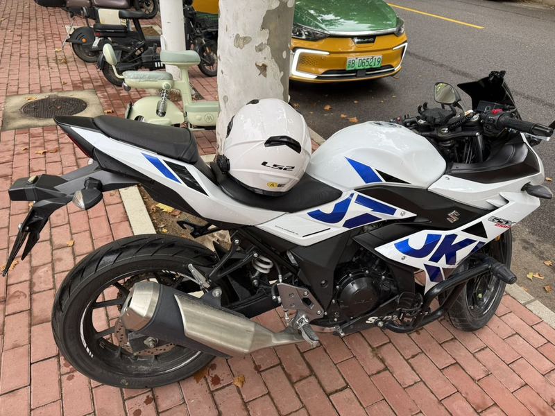二手豪爵铃木GSX250R