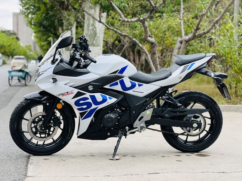 二手豪爵铃木GSX250R