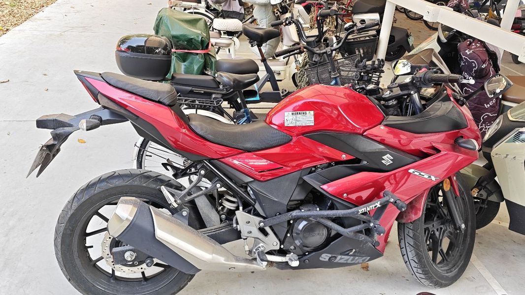 二手豪爵铃木GSX250R