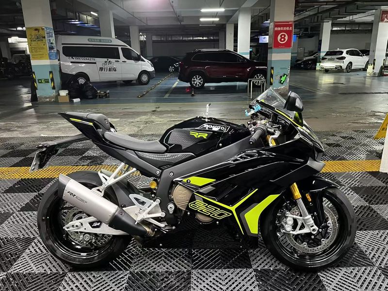 二手张雪机车820RR