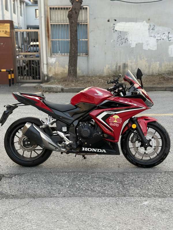 二手本田CBR400R