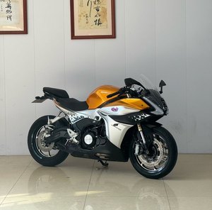 二手贝纳利龙卷风 Tornado 552R