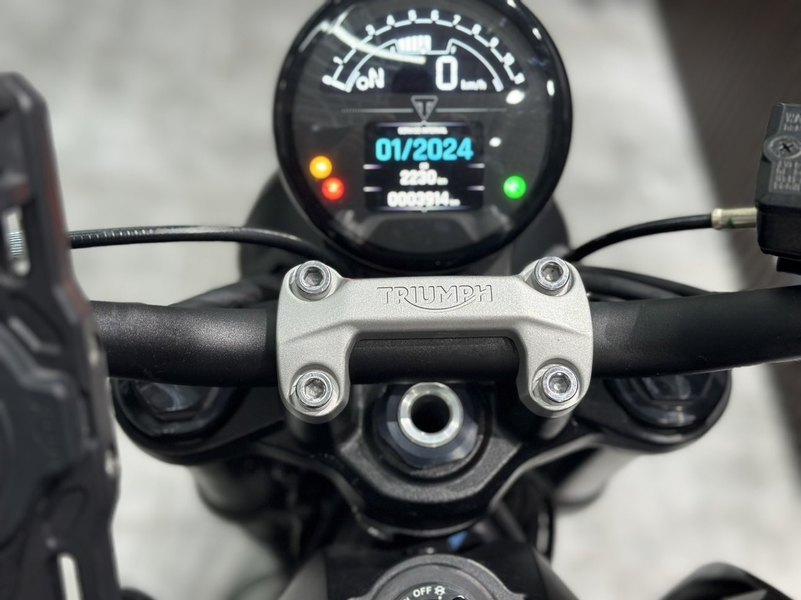 二手凯旋Trident 660