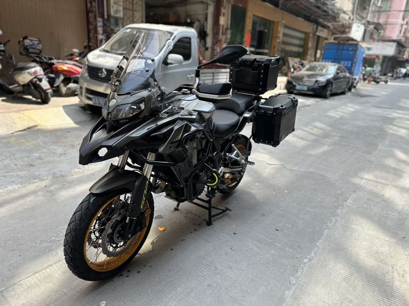 二手贝纳利金鹏 TRK502