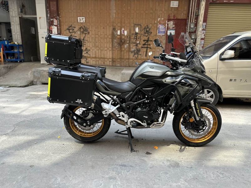 二手贝纳利金鹏 TRK502