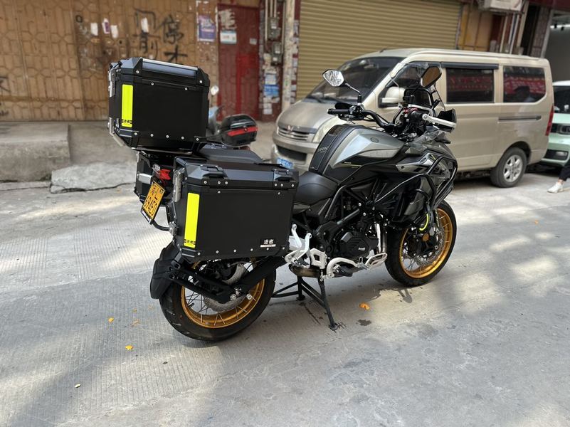 二手贝纳利金鹏 TRK502