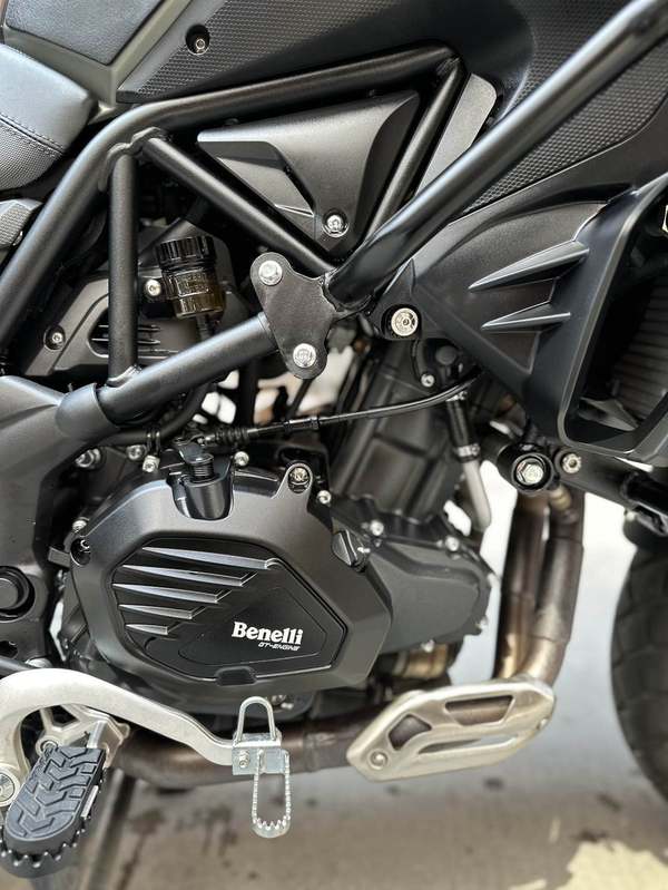 二手贝纳利金鹏 TRK502
