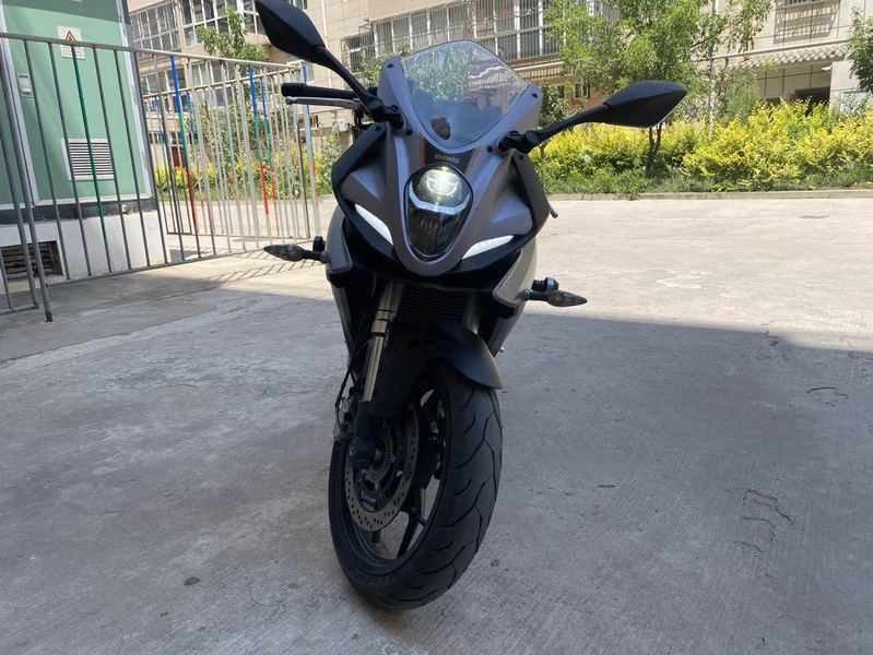 二手贝纳利龙卷风 Tornado 252R