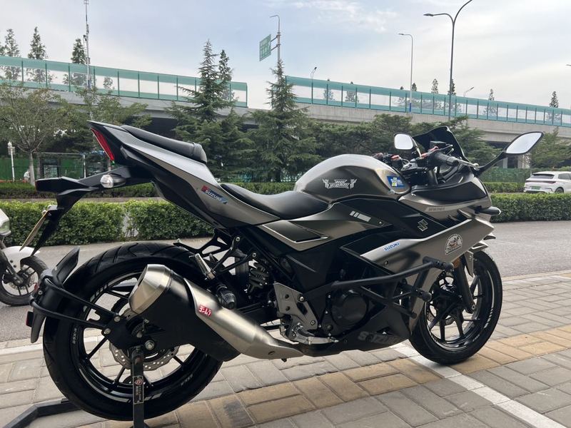 二手豪爵铃木GSX250R