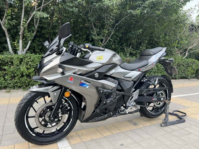 二手豪爵铃木GSX250R