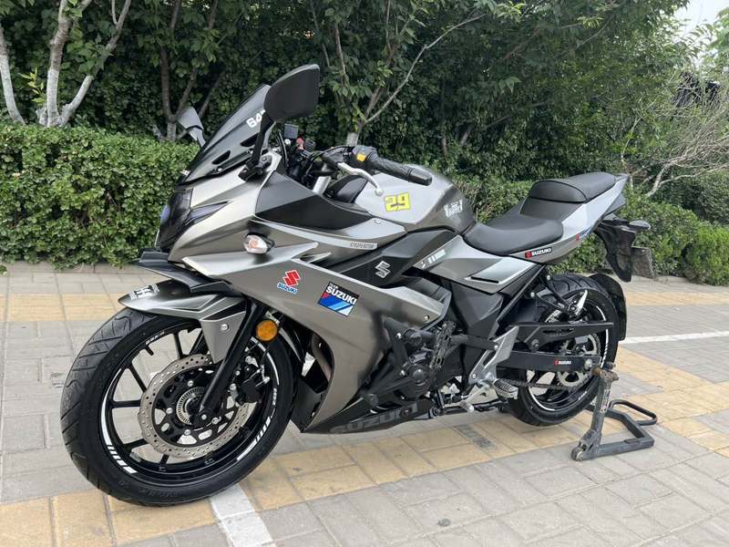 二手豪爵铃木GSX250R