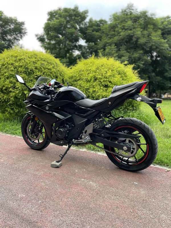 二手豪爵铃木GSX250R