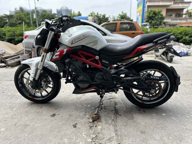 二手贝纳利蓝宝龙 BN302S