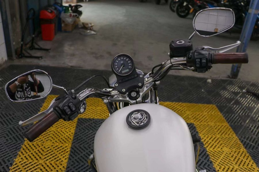 二手哈雷戴维森883L SuperLow