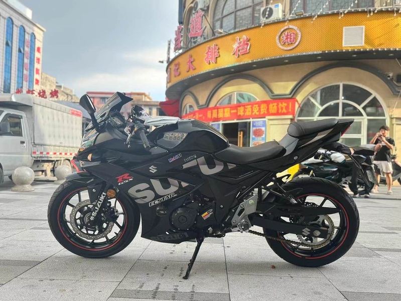 二手豪爵铃木GSX250R