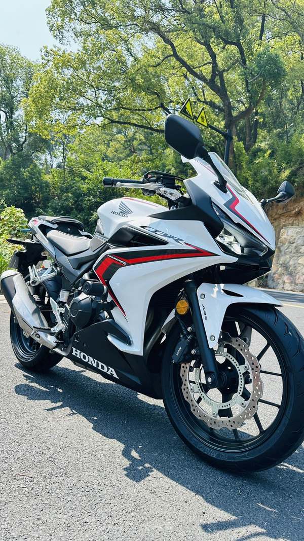 二手本田CBR400R
