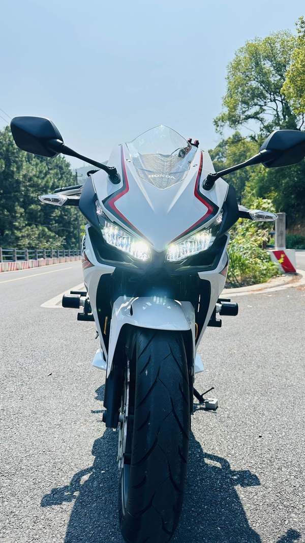 二手本田CBR400R