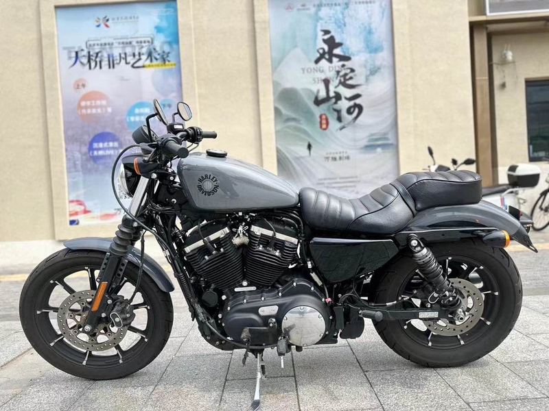 二手哈雷戴维森Iron883 硬汉
