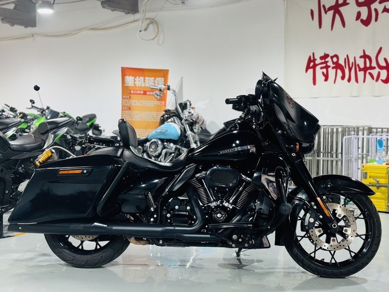 二手哈雷戴维森大道滑翔 Street Glide