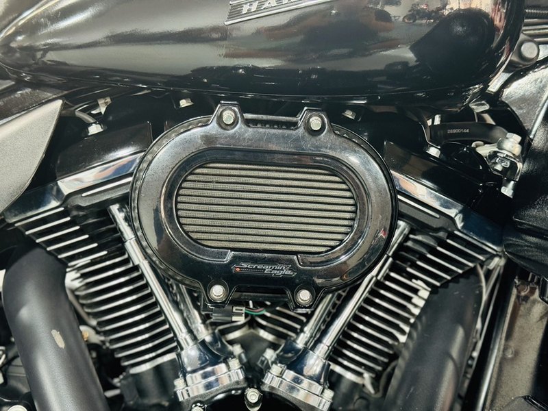 二手哈雷戴维森大道滑翔 Street Glide