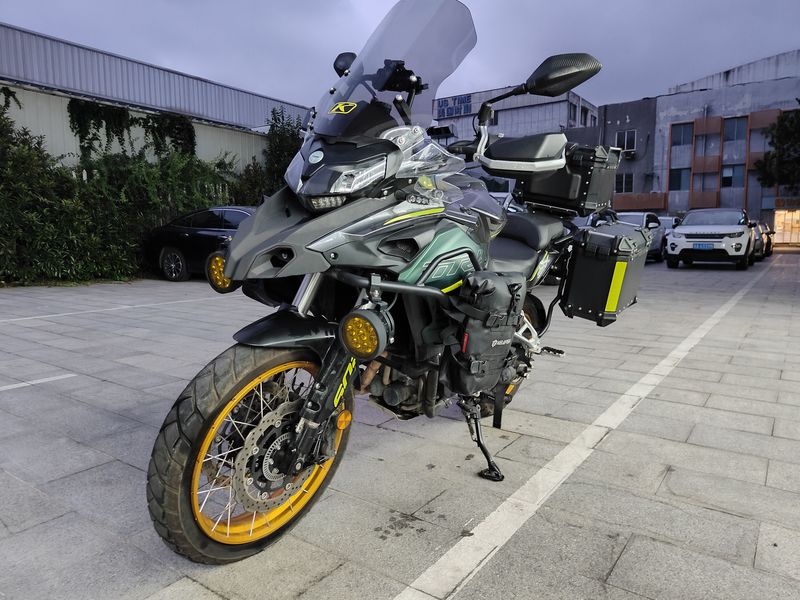 二手贝纳利金鹏 TRK502