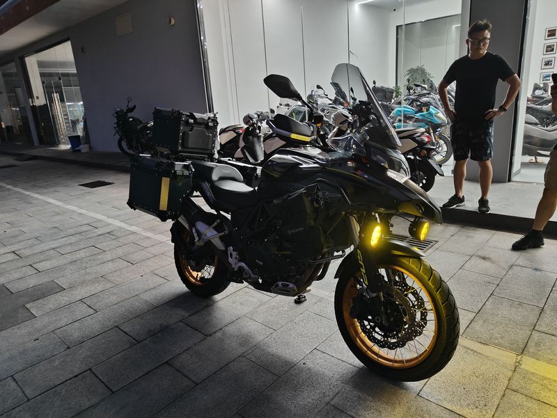 二手贝纳利金鹏 TRK502
