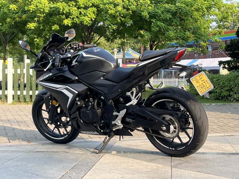二手本田CBR400R