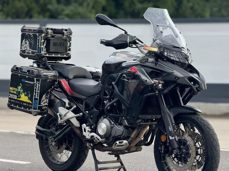 二手贝纳利金鹏 TRK502