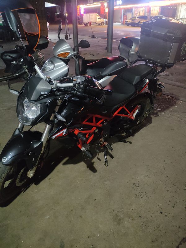 二手贝纳利红宝龙 TNT150i