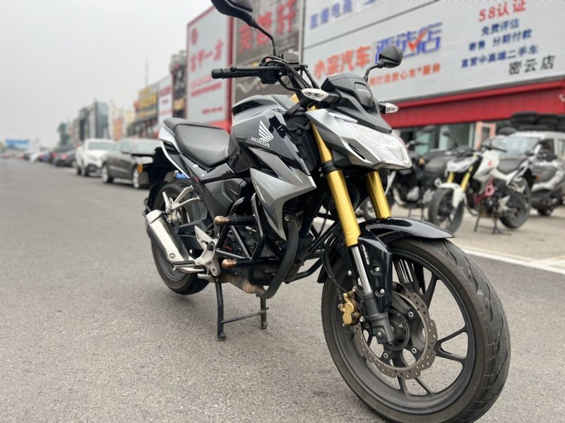 二手五羊本田CB190R 暴锋眼