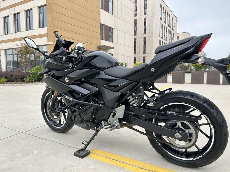 二手豪爵铃木GSX250R