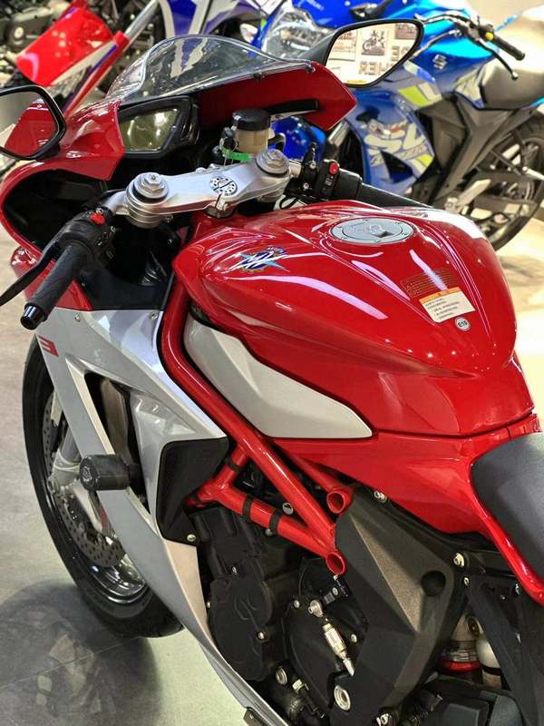 二手奥古斯塔F3 800