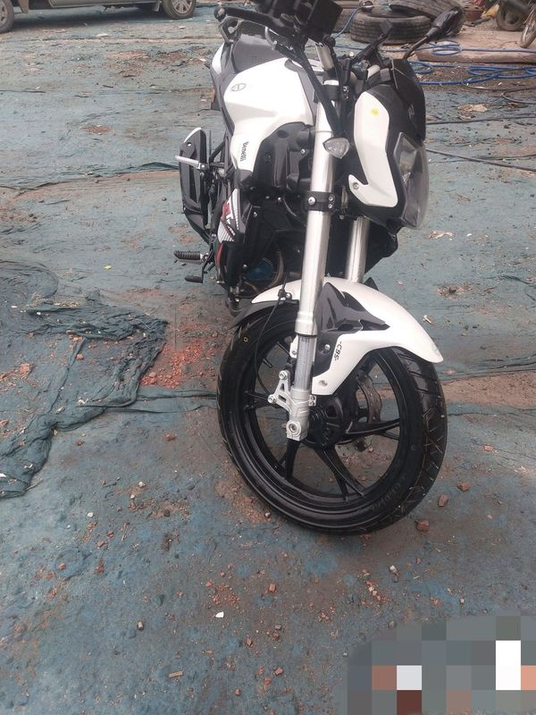 二手贝纳利红宝龙 TNT150i