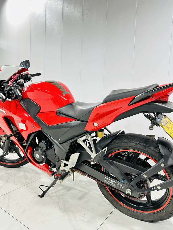 二手新大洲本田CBR300R