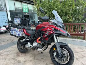 二手贝纳利金鹏 TRK502