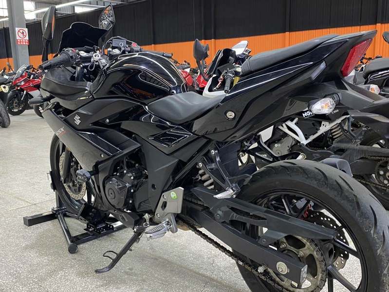 二手豪爵铃木GSX250R